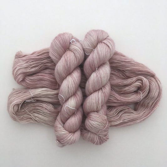 Laine teinte main DK mérinos mohair rose