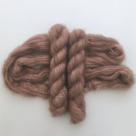 Laine lace mohair soie, coloris "Sweet disposition" bois de rose teint à la main